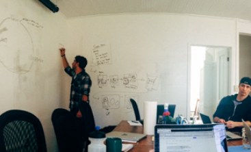 design-scramble-bluehands